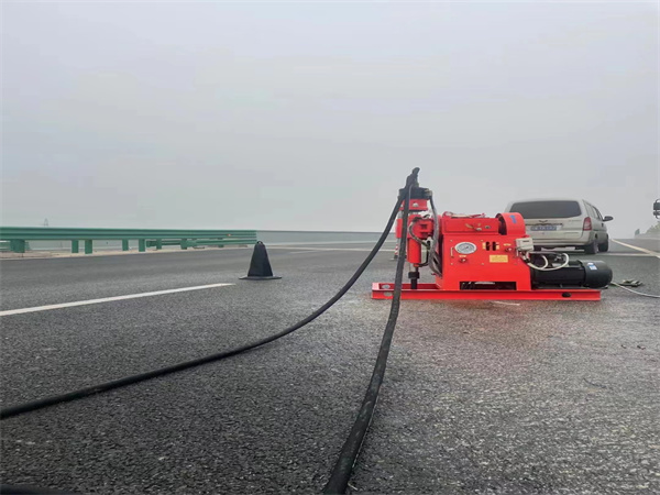 红岗马路路基路面开裂下沉注浆加固灌浆