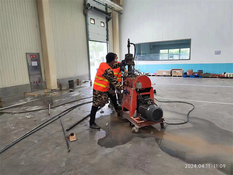 红岗厂房地面下沉塌陷注浆加固施工